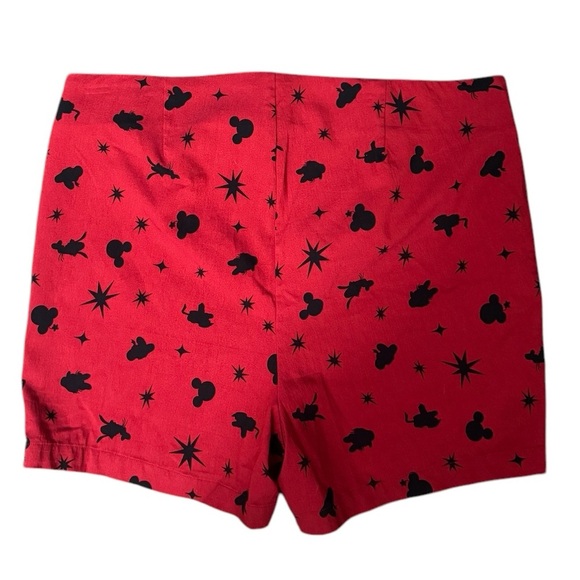 Torrid Disney Mickey Americana Pull On Shorts Size 2X - Picture 3 of 5